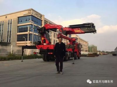 新宏昌重工集團(tuán)創(chuàng)始人親赴揚(yáng)州工廠，為隨車吊新品展前助陣